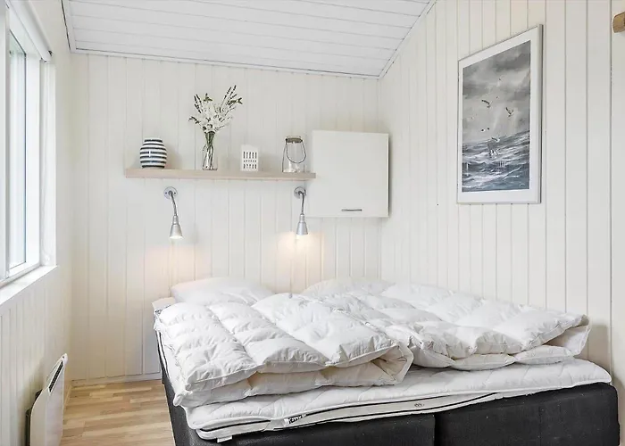 Ln147-hjorring-hybenvej-18 بيت للعطل Hjørring